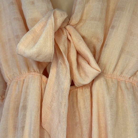 Light orange flowy romper - Picture 2 of 4